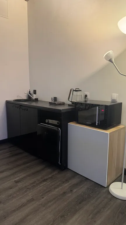 Двухуровневый лофт с 7-метровыми потолками и панорамными окнами