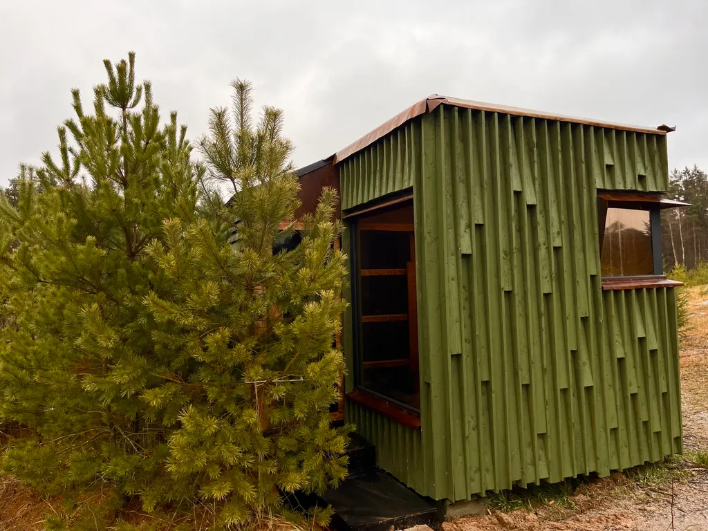 Домик на озере