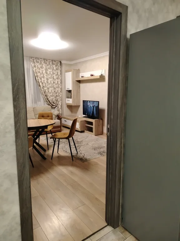 Евротрешка у ЖД вокзал и зоопарка