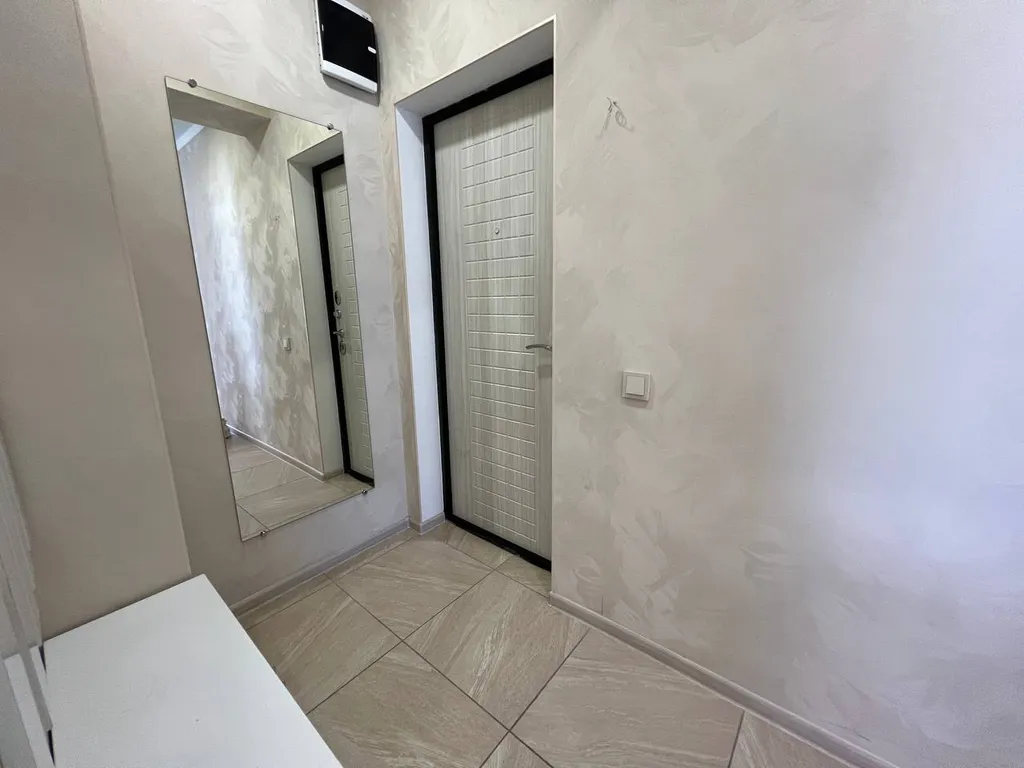 Студия с панорамными окнами и шикарным видом на море