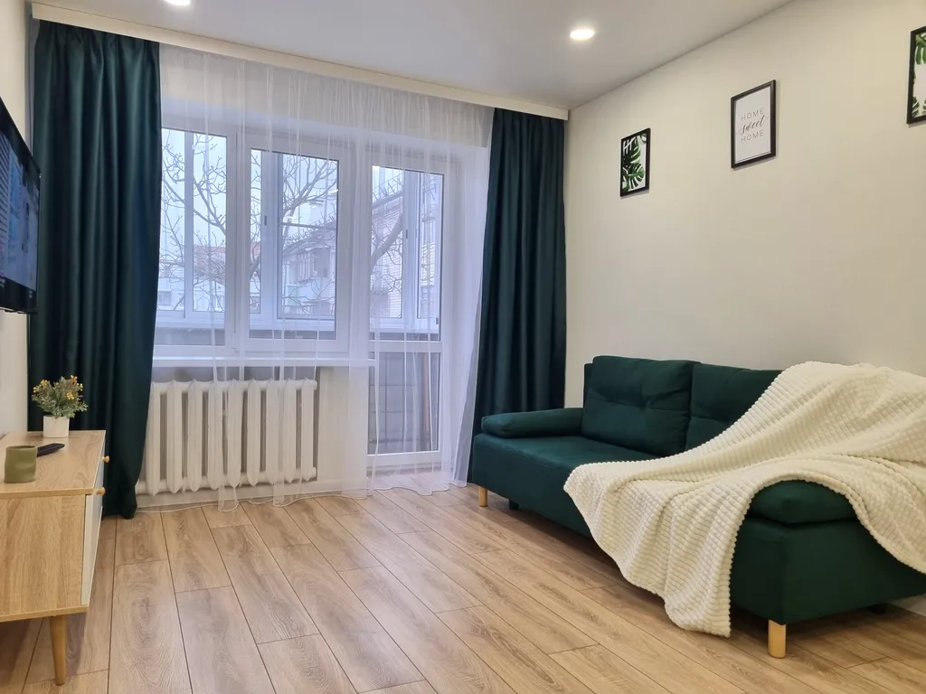 Уютная светлая квартира рядом с Дворцом спорта и Филармонией