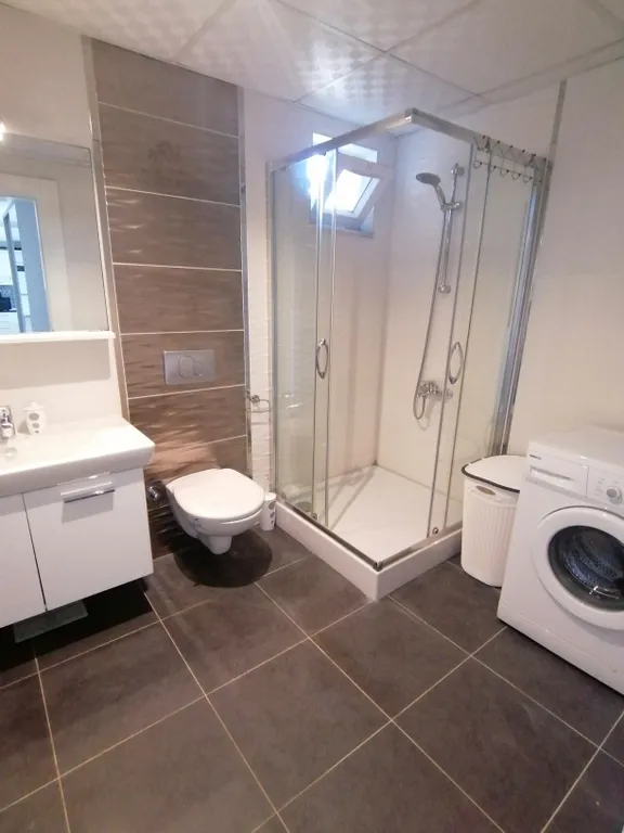 Современная чистая квартира у моря