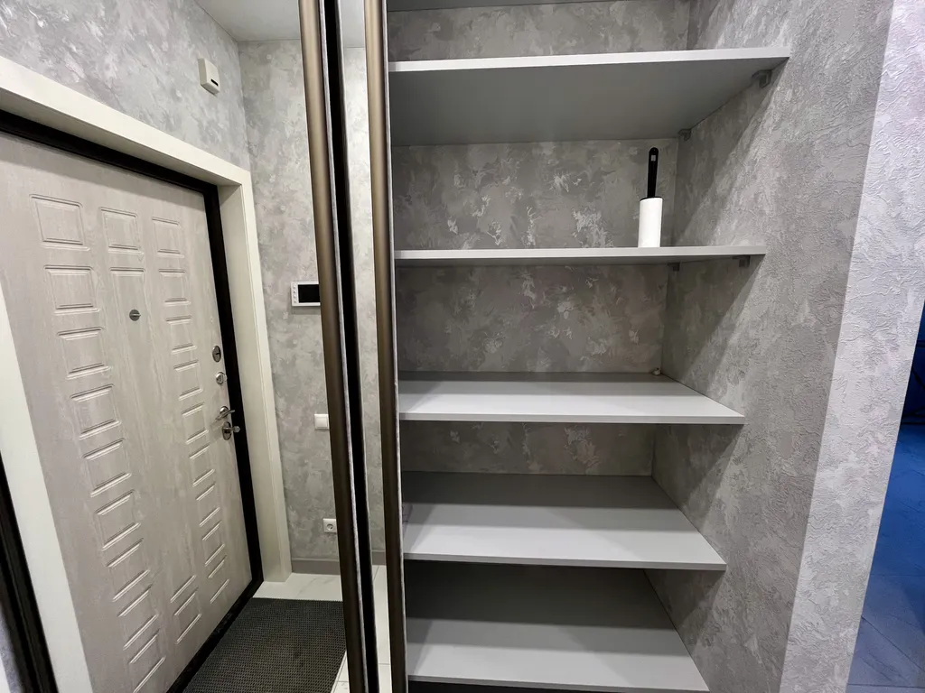 Просторная квартира со стильным интерьером и уютной атмосферой