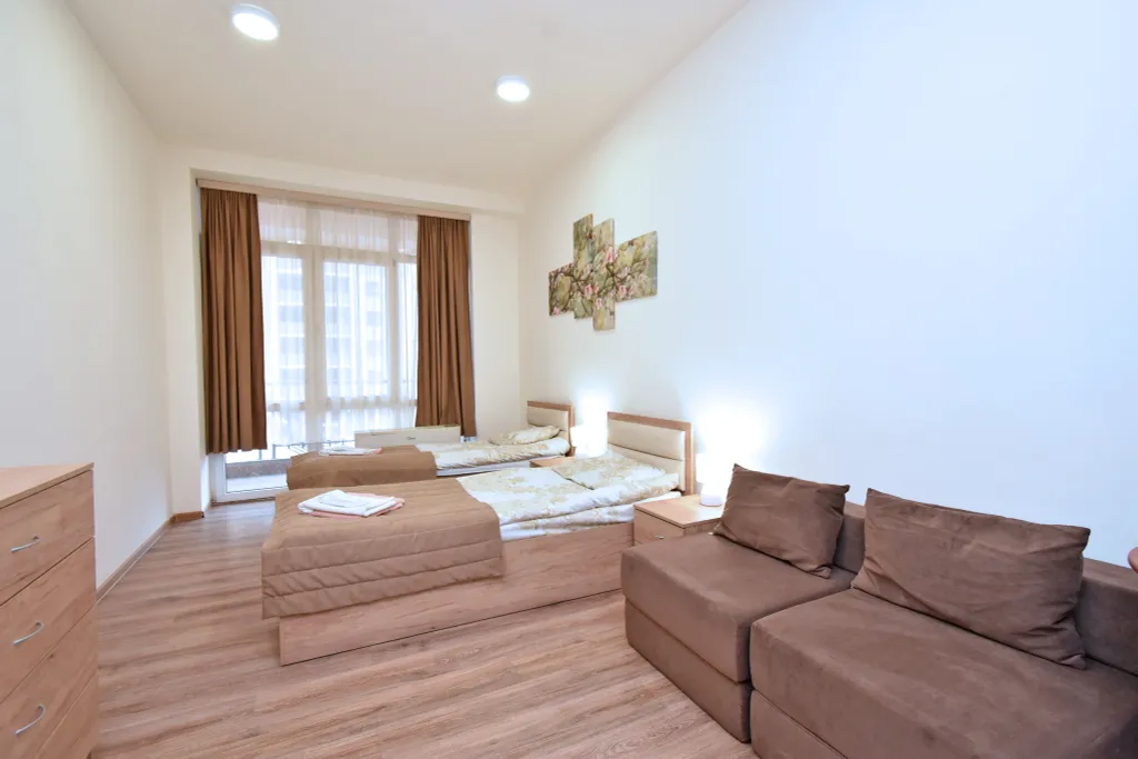 Квартира Улучшенный твин с балконом — аренда посуточно в Ереван