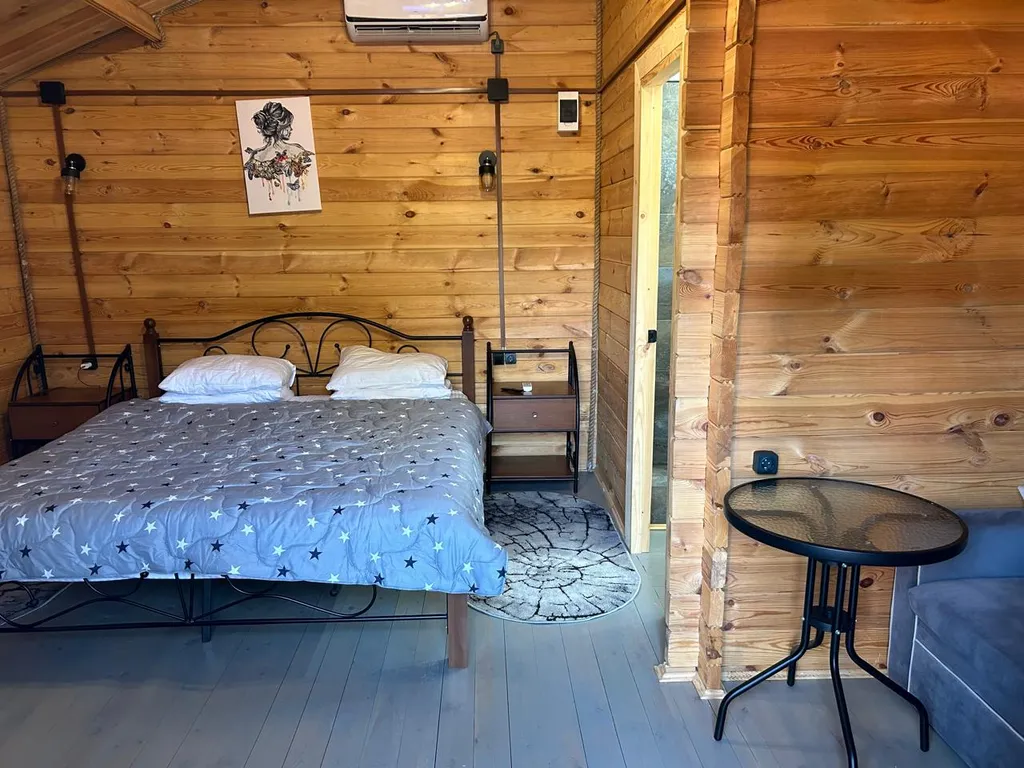 Домик с видом на море и горы