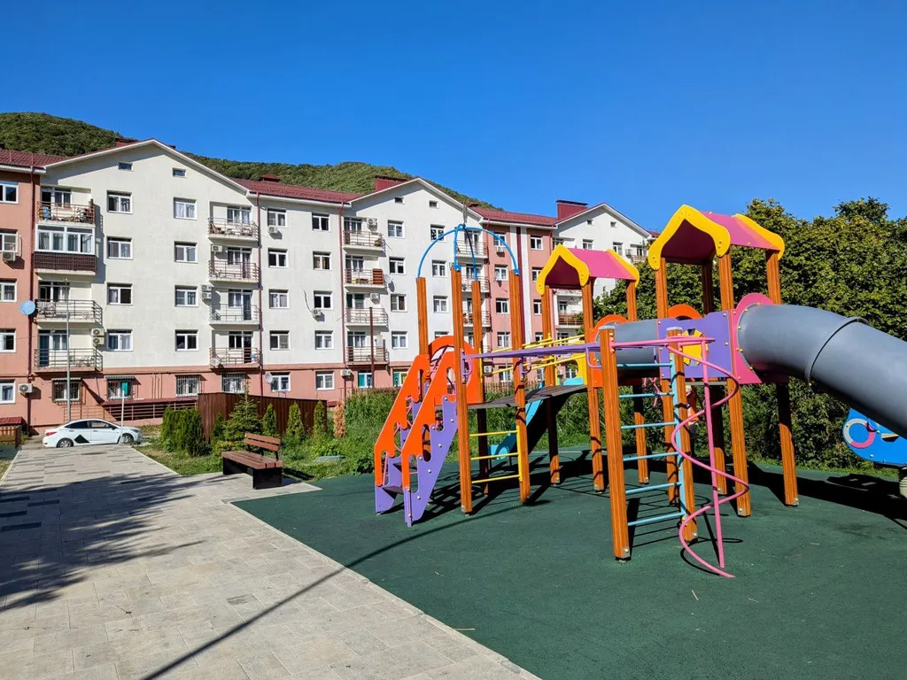 Просторная квартира с новым ремонтом для семьи в центре