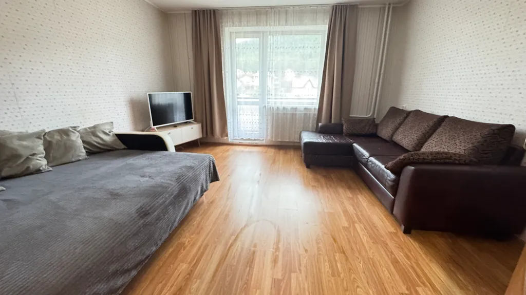 Просторная двухкомнатная до 8 человек