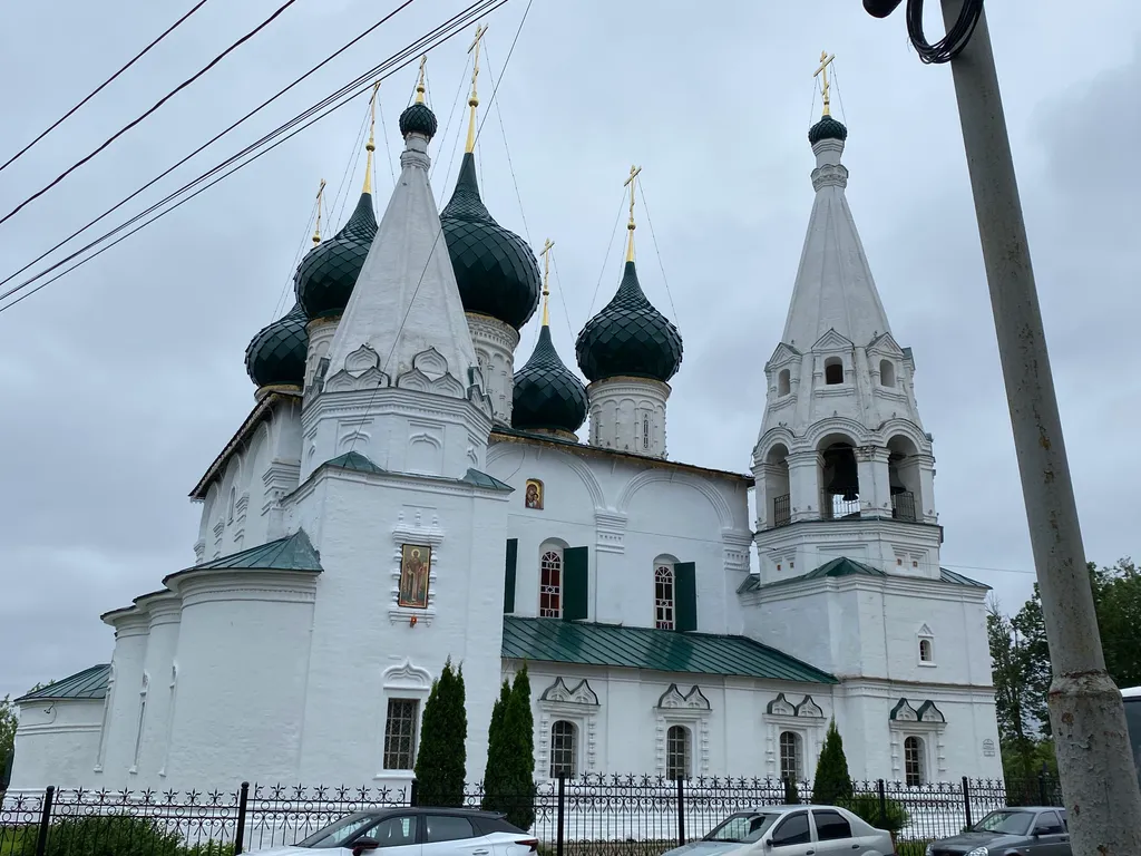 Дизайнерская квартира в центре с видом на храм