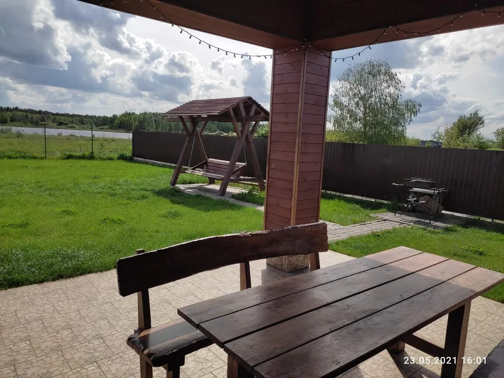 Дом-баня у реки