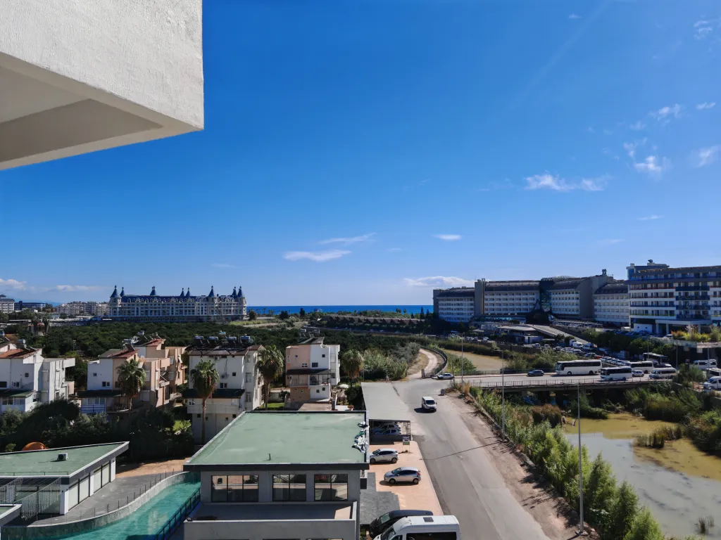 Квартира 2+1 в Azura World c видом на бассейн и аквапарком