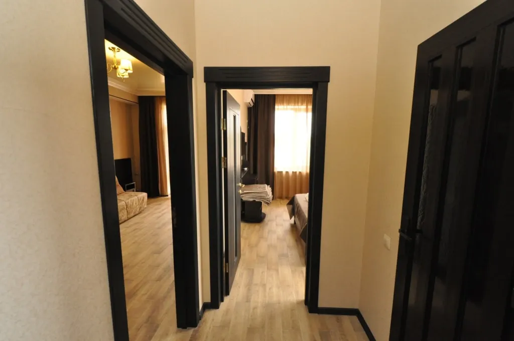 Двухкомнатный с балконом (до 6 человек)