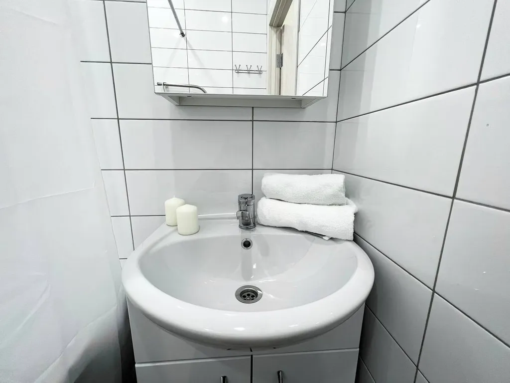 Комфортабельная 2-к квартира в новом доме в центре города