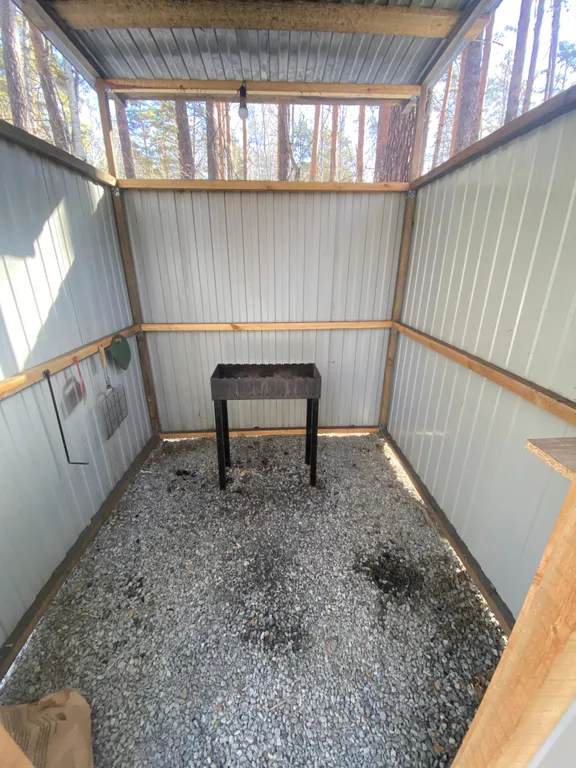 Уютный дом в лесу