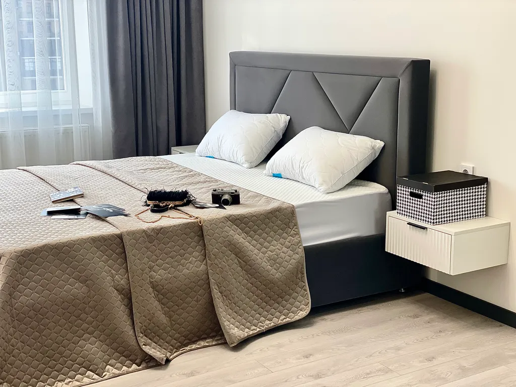 Двухкомнатная просторная квартира с панорамным видом на парк в центре