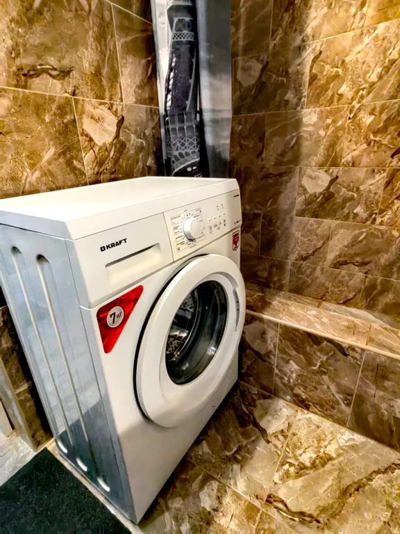 Сталинка в историческом центре, с парковочным местом