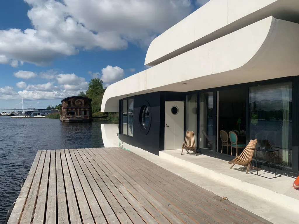 Коттедж Дом на воде на Крестовском острове — аренда посуточно в Санкт-Петербург