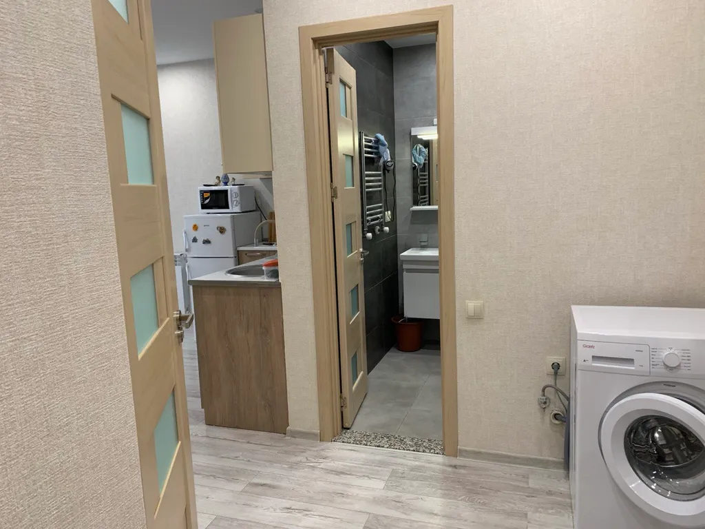 Первая линия, трёхкомнатная квартира в Батуми