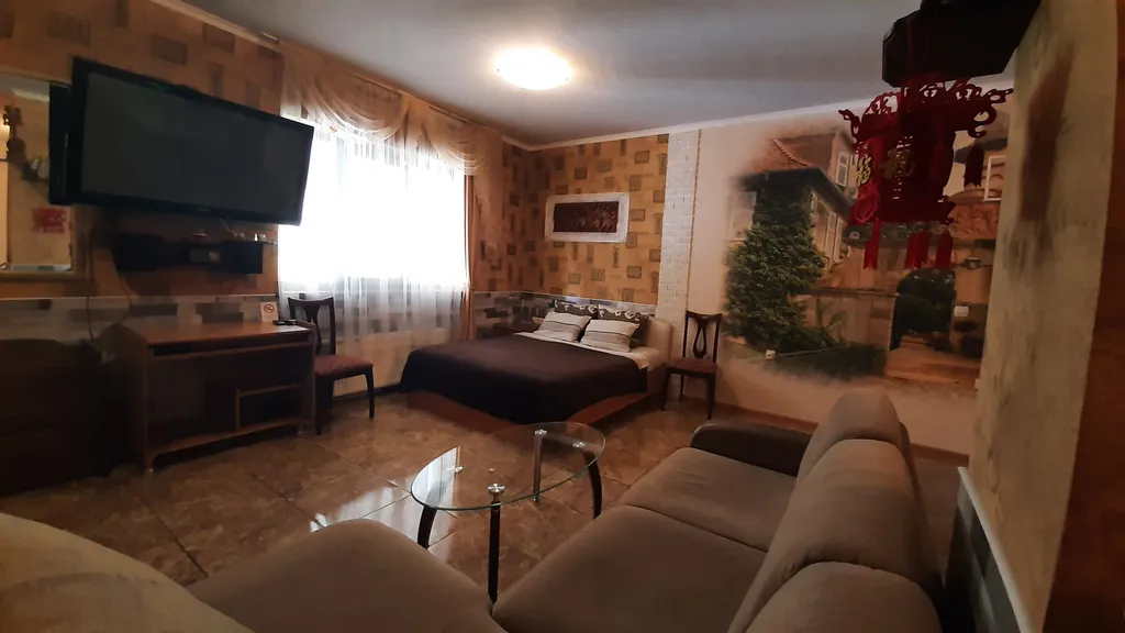 Дом с бассейном недалеко от моря