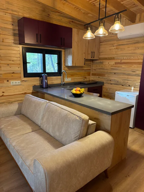 Просторное эко бунгало в сосновом лесу на побережье Турции