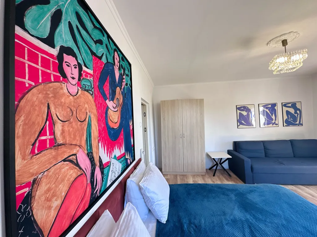 Апартаменты "Матисс" в 300 м от песчаного пляжа,балкон с видом на море