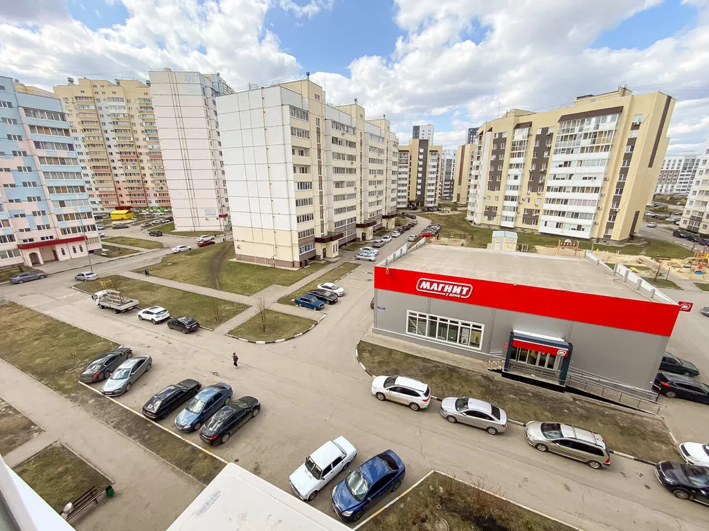 Просторная двушка с тёплой лоджией рядом с Александровским парком