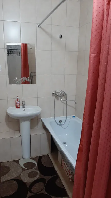 Чистая и уютная студия с видом на долину Енисея