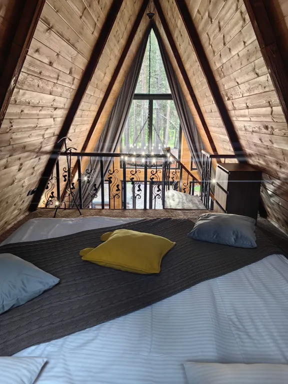 Уютный дом в сосновом бору с видом на горы