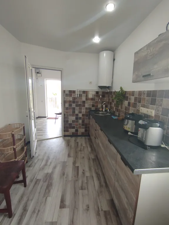 Уютный дом в спальном районе недалеко от моря