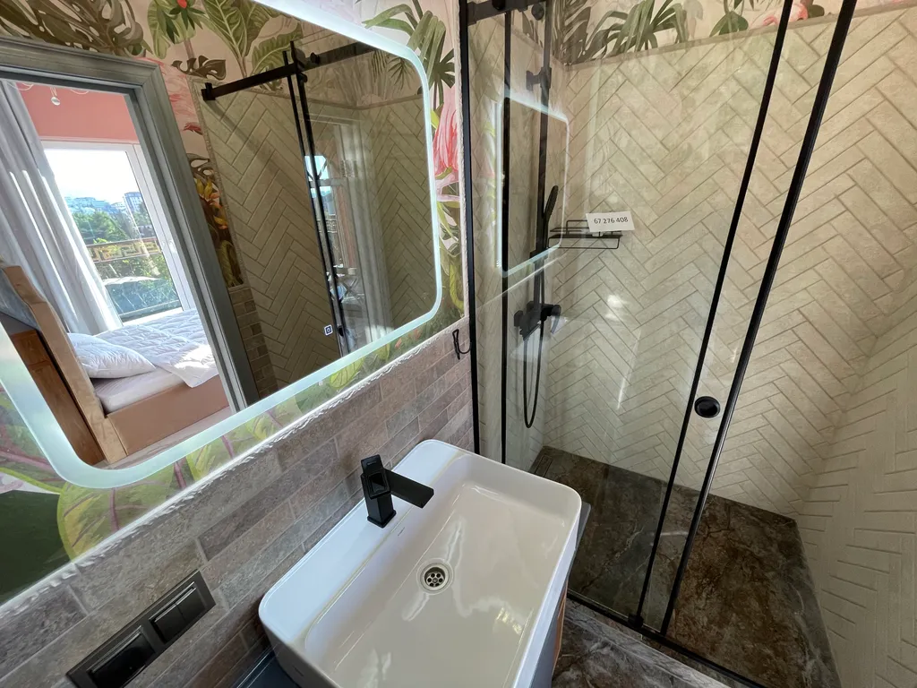 3-комнатная квартира рядом с морем, панорамные окна с видом на море