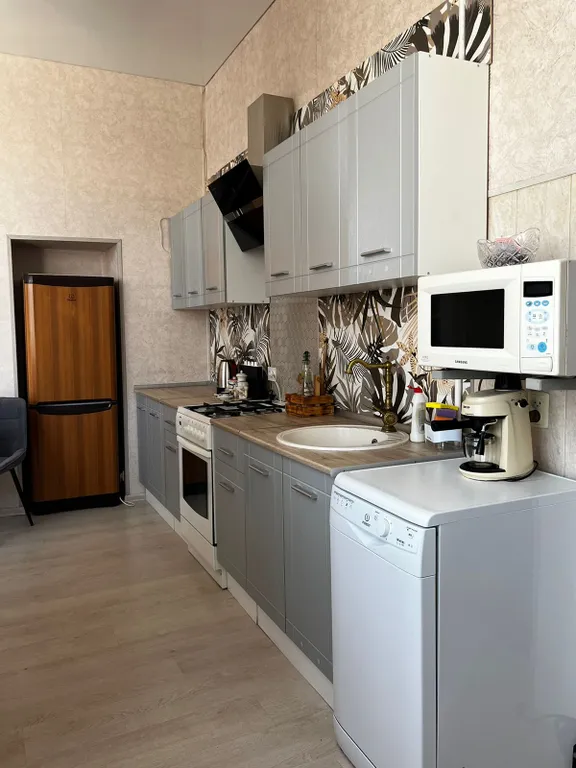 Атмосферная квартира в дореволюционном доме в центре