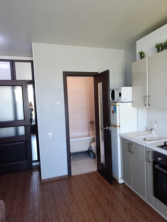 Квартира на берегу, просторные комнаты с двумя полноценными санузлами