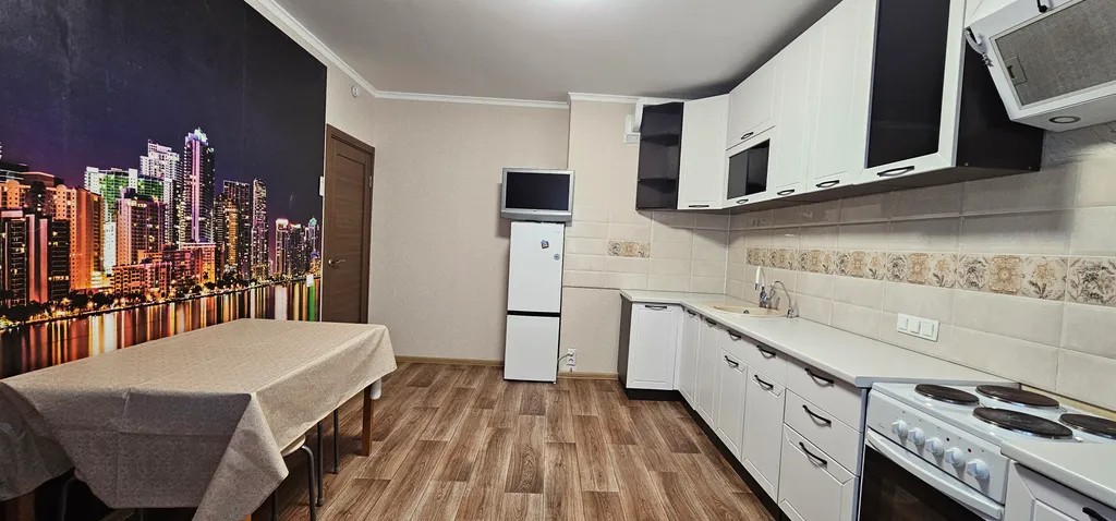 Современные трехкомнатные апартаменты на 14 этаже