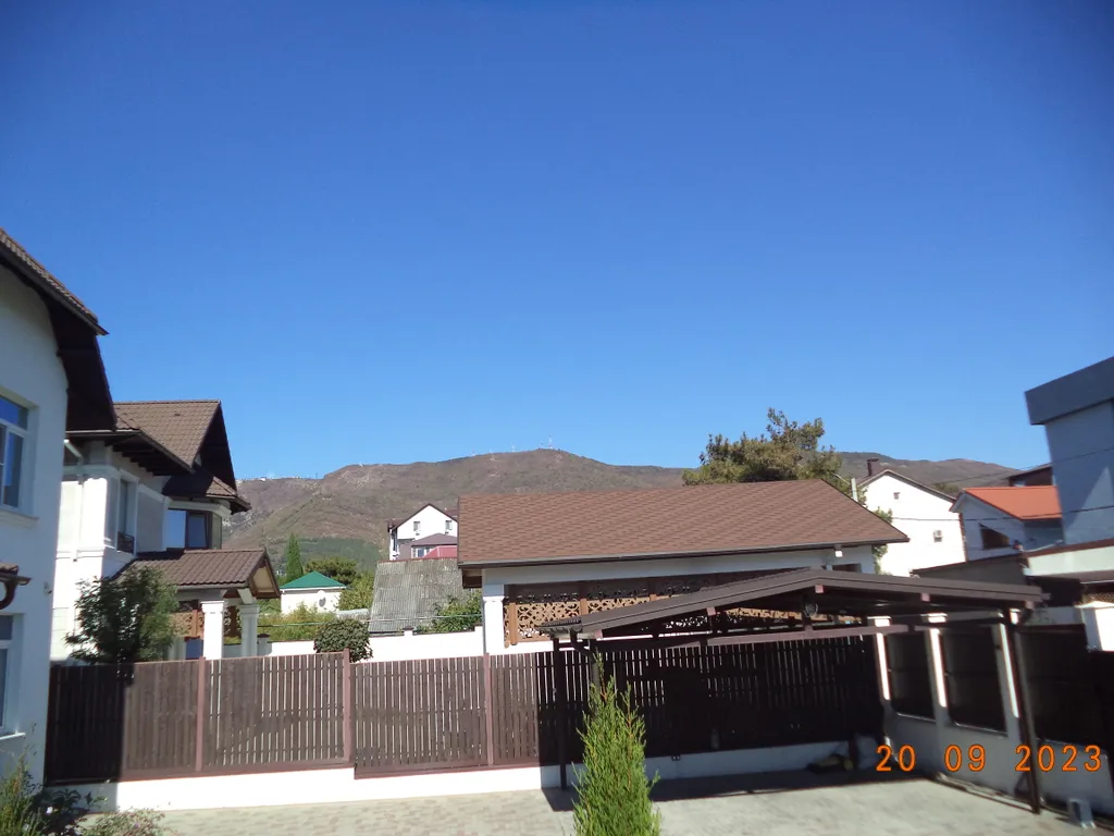 Коттедж Коттедж Этаж двухкомнатный в центре — Геленджик