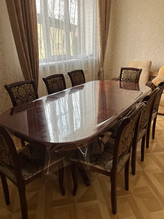 Двухэтажный дом с бассейном, верандой и видом на горы