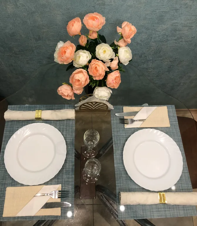 Уютная двушка в хорошем доме возле ЦУМа, рядом с Новогодней Елкой