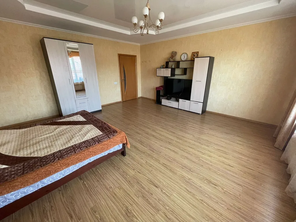 Просторный загородный дом