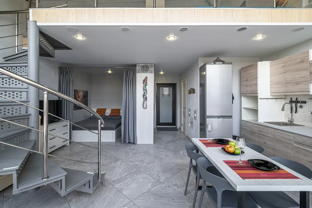 Просторная двухуровневая квартира с панорамой