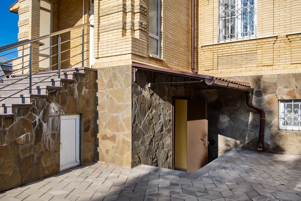 Просторный дом, бассейн с подогревом