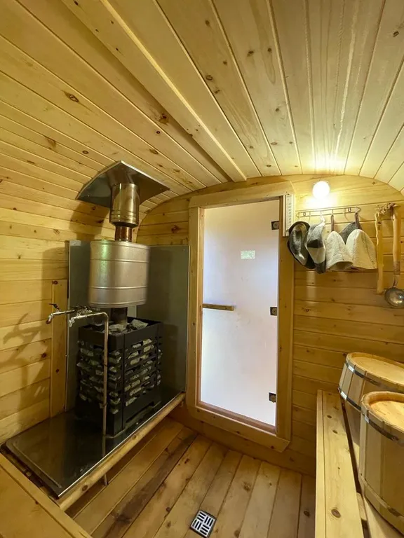 Коттедж Дом с баней, бассейном и тёплой купелью — Ленина