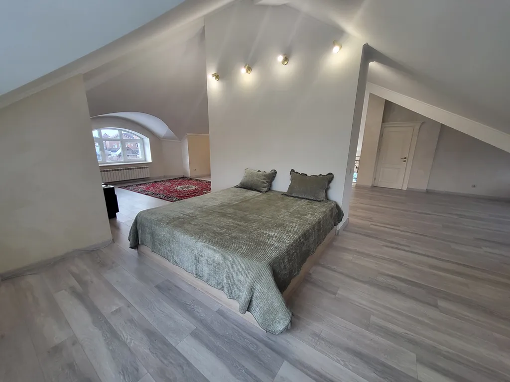 Дом с бассейном и сауной