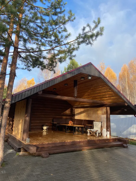 Сказочный дом в лесу