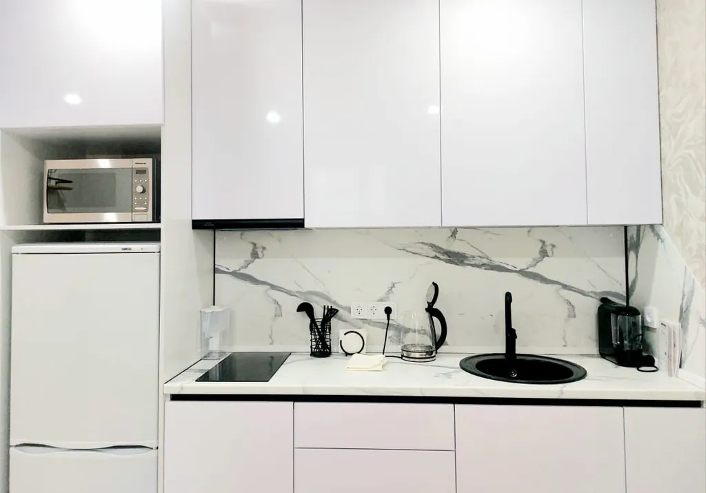 Светлая студия близко к центру