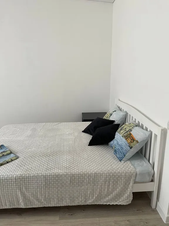 Семейные апартаменты в черно- белом стиле