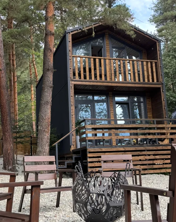 Коттедж на 6-7 человек с частной территорией и джакузи Aspen Bloom