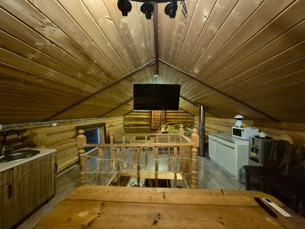 Дом Солнца на берегу озера Сиг