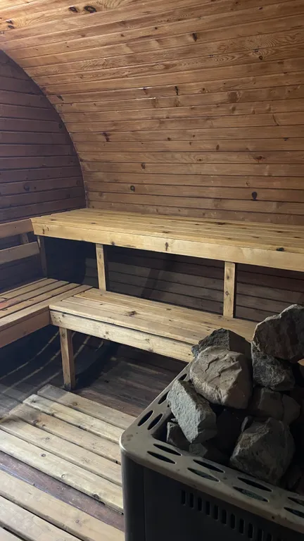 Коттедж Дом в лесу с баней и бассейном — Веселое