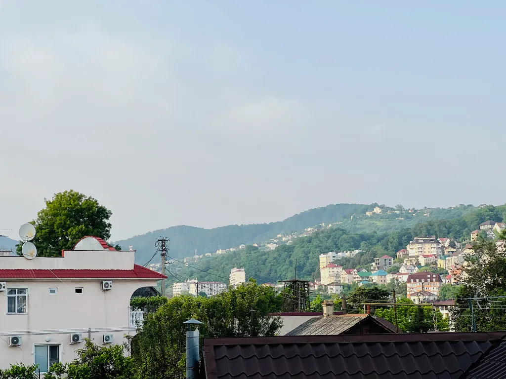 Трехкомнатная квартира у моря с балконом!