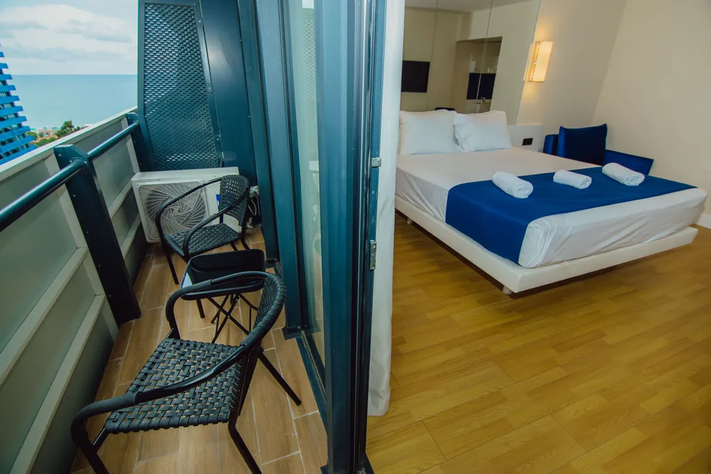 Студия на первой линии