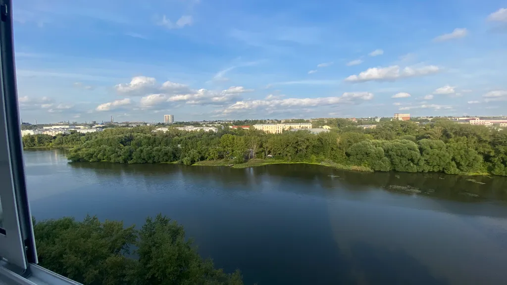 Студия в центре города с видом на реку