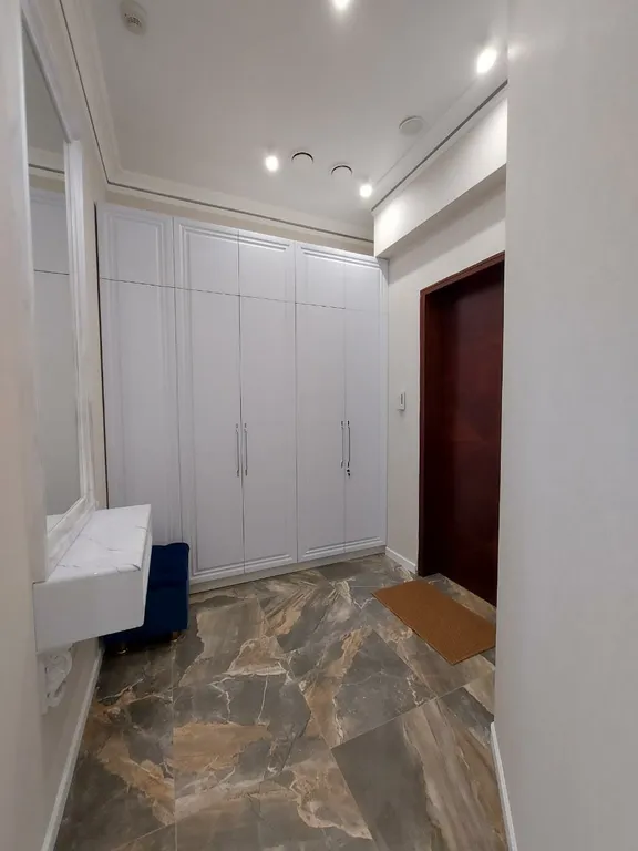 Апартамент в престижном доме на первой береговой линии